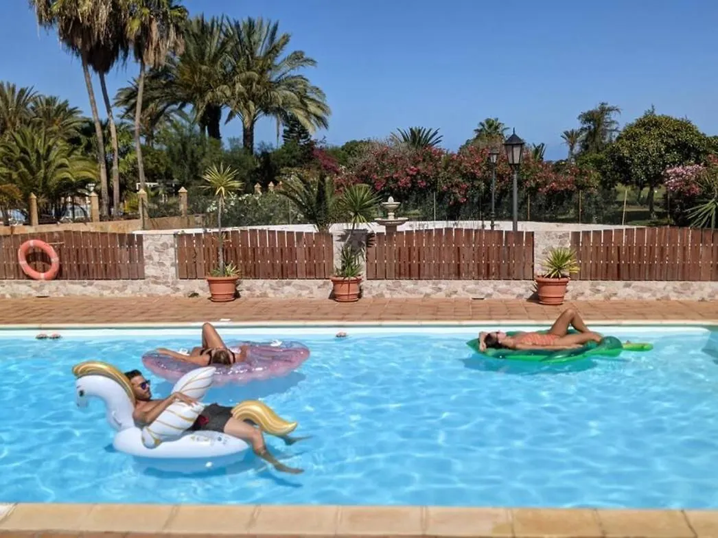 Holiday Villa Vergel With Huge Private Pool, Jacuzzi, Sauna & Bbq By Amazzzing Travel كاليتا ذي فوستي