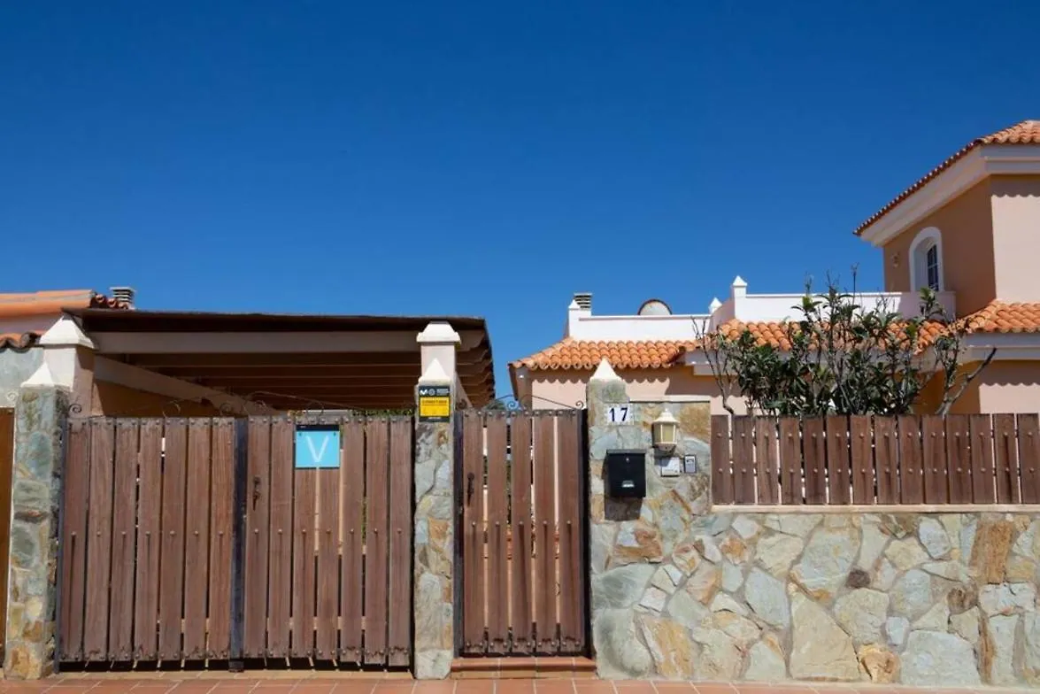 Holiday Villa Vergel With Huge Private Pool, Jacuzzi, Sauna & Bbq By Amazzzing Travel كاليتا ذي فوستي