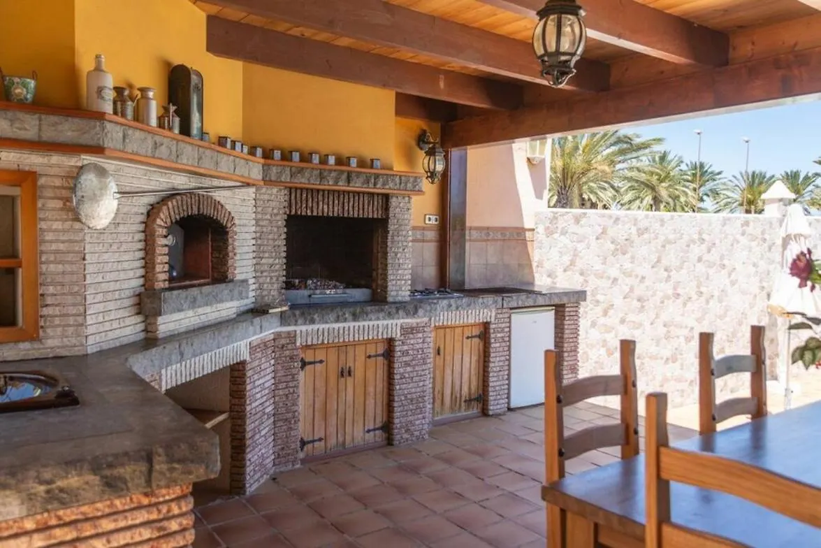 Holiday Villa Vergel With Huge Private Pool, Jacuzzi, Sauna & Bbq By Amazzzing Travel Caleta De Fuste